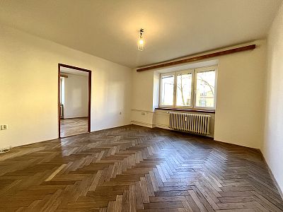 Pronájem bytu 2+1 61 m² se sklepem