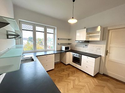 Pronájem bytu 2+1 95 m² se sklepem
