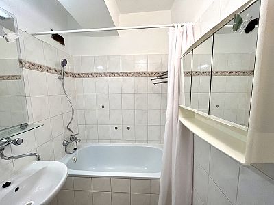 Pronájem bytu 2+kk 60 m² s lodžií 8 m²