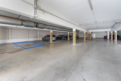 Pronájem krytého parkovacího stání