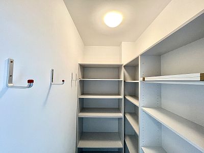 Pronájem moderního bytu 2+kk s lodžií a sklepem