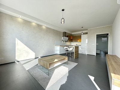 Pronájem moderního bytu 2+kk s lodžií a sklepem