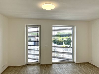 Pronájem nového bytu 1+kk m² s balkónem a sklepem