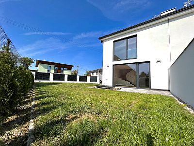 Pronájem rodinného domu 117 m² s pozemkem 290 m²