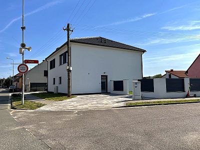 Pronájem rodinného domu 117 m² s pozemkem 290 m²