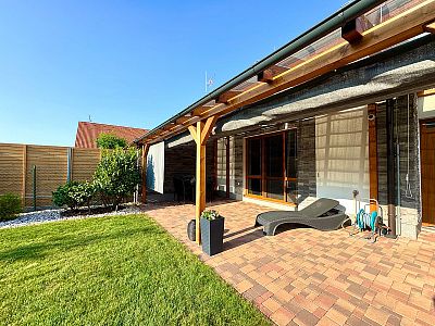 Pronájem rodinného domu, pozemek 288 m²