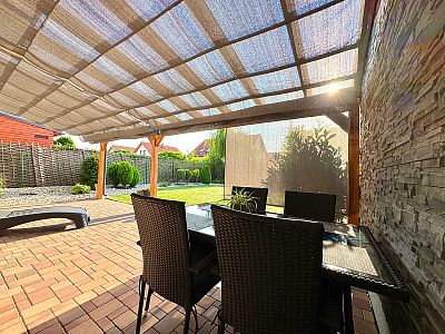 Pronájem rodinného domu, pozemek 288 m²