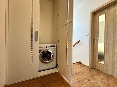 Pronájem rodinného domu, pozemek 288 m²