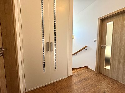 Pronájem rodinného domu, pozemek 288 m²