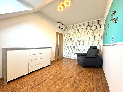 Pronájem rodinného domu, pozemek 288 m²