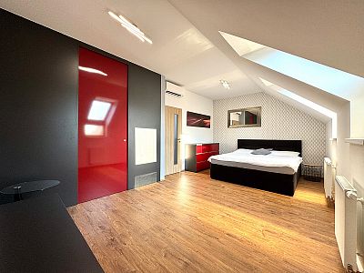 Pronájem rodinného domu, pozemek 288 m²