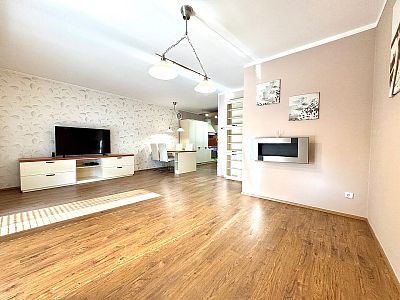 Pronájem rodinného domu, pozemek 288 m²