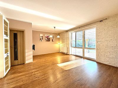 Pronájem rodinného domu, pozemek 288 m²