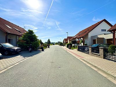 Pronájem rodinného domu, pozemek 288 m²