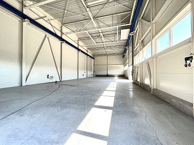 Pronájem výrobní haly, prostoru 374 m²