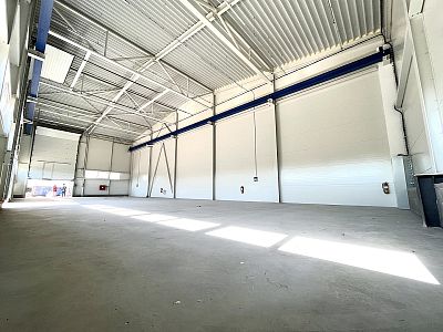 Pronájem výrobní haly, prostoru 374 m²