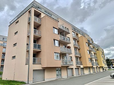 Rent apartment 2+kk 57 m² with loggia