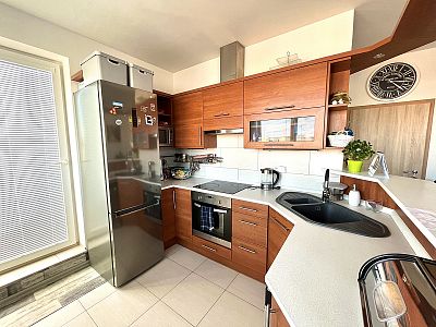 Rent apartment 2+kk 81 m² with balcony and large terrace