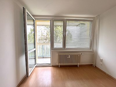 Rent apartment 3+kk 81 m² with loggia, cellar and elevator