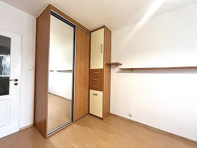 Rent apartment 3+kk 81 m² with loggia, cellar and elevator