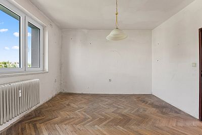 Slunný byt 2+1 k rekonstrukci