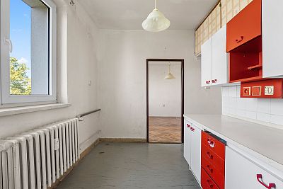 Sunny apartment 2+1 for reconstruction