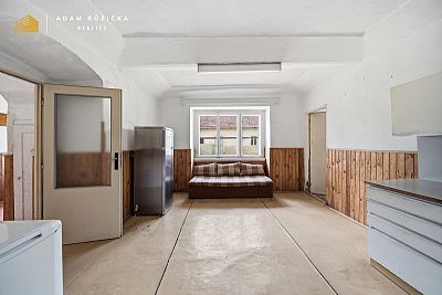 Usedlost s téměř půl hektarem pozemku