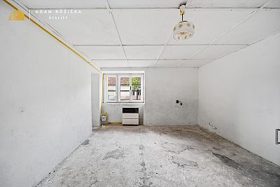 Usedlost s téměř půl hektarem pozemku