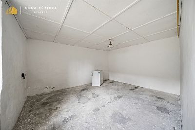 Usedlost s téměř půl hektarem pozemku