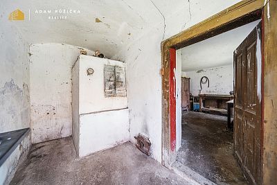 Usedlost s téměř půl hektarem pozemku