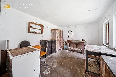Usedlost s téměř půl hektarem pozemku